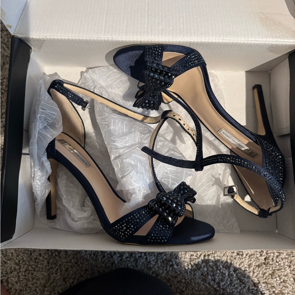 Navy heels size 8.5